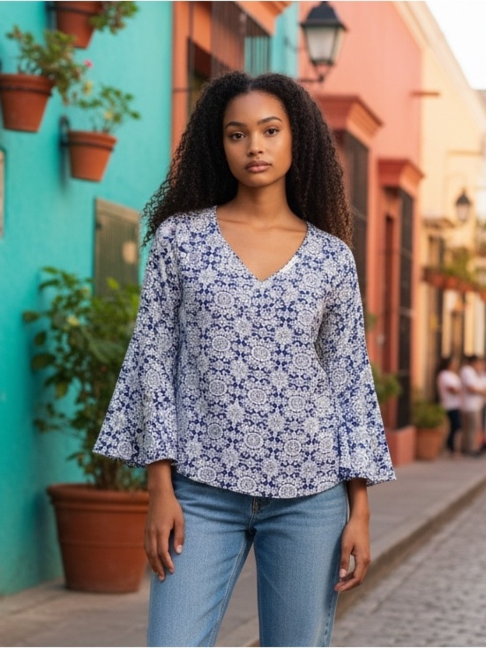 On the Road blue and white floral printed blouse m